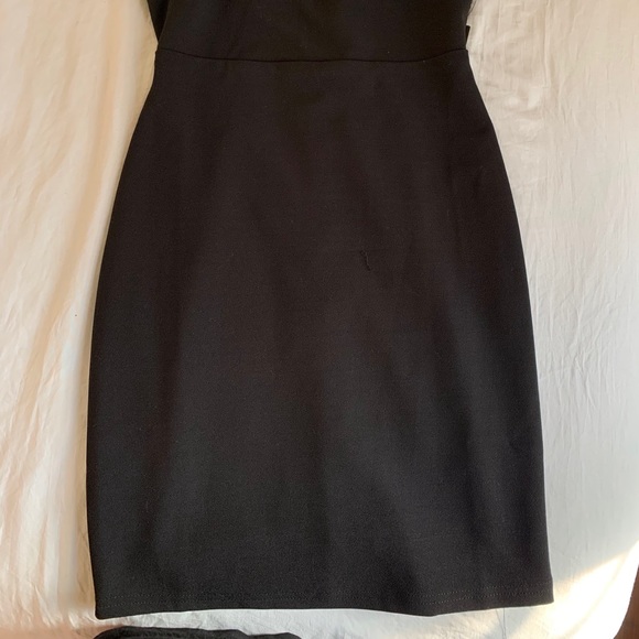 ✨NEW✨ Lulu’s black dress 🖤 - Picture 2 of 5